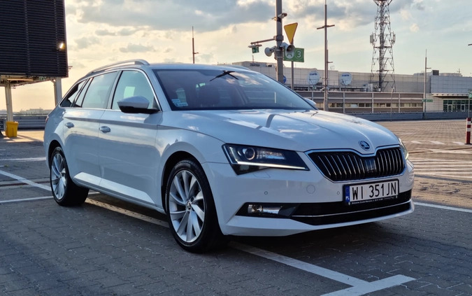 Skoda Superb cena 121900 przebieg: 66369, rok produkcji 2018 z Warszawa małe 742